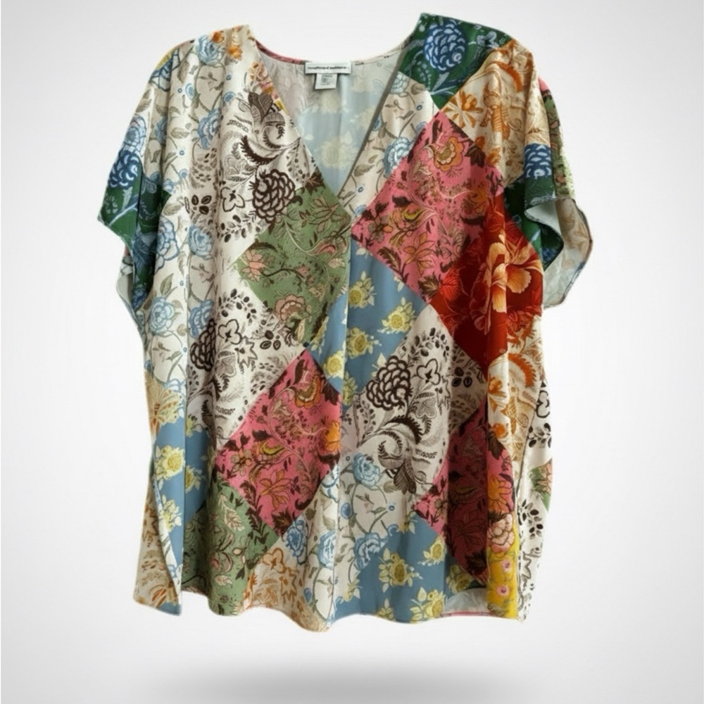 Cupcakes and Cashmere Floral Patchwork V-Neck Shirt Sleeve blouse Size XL